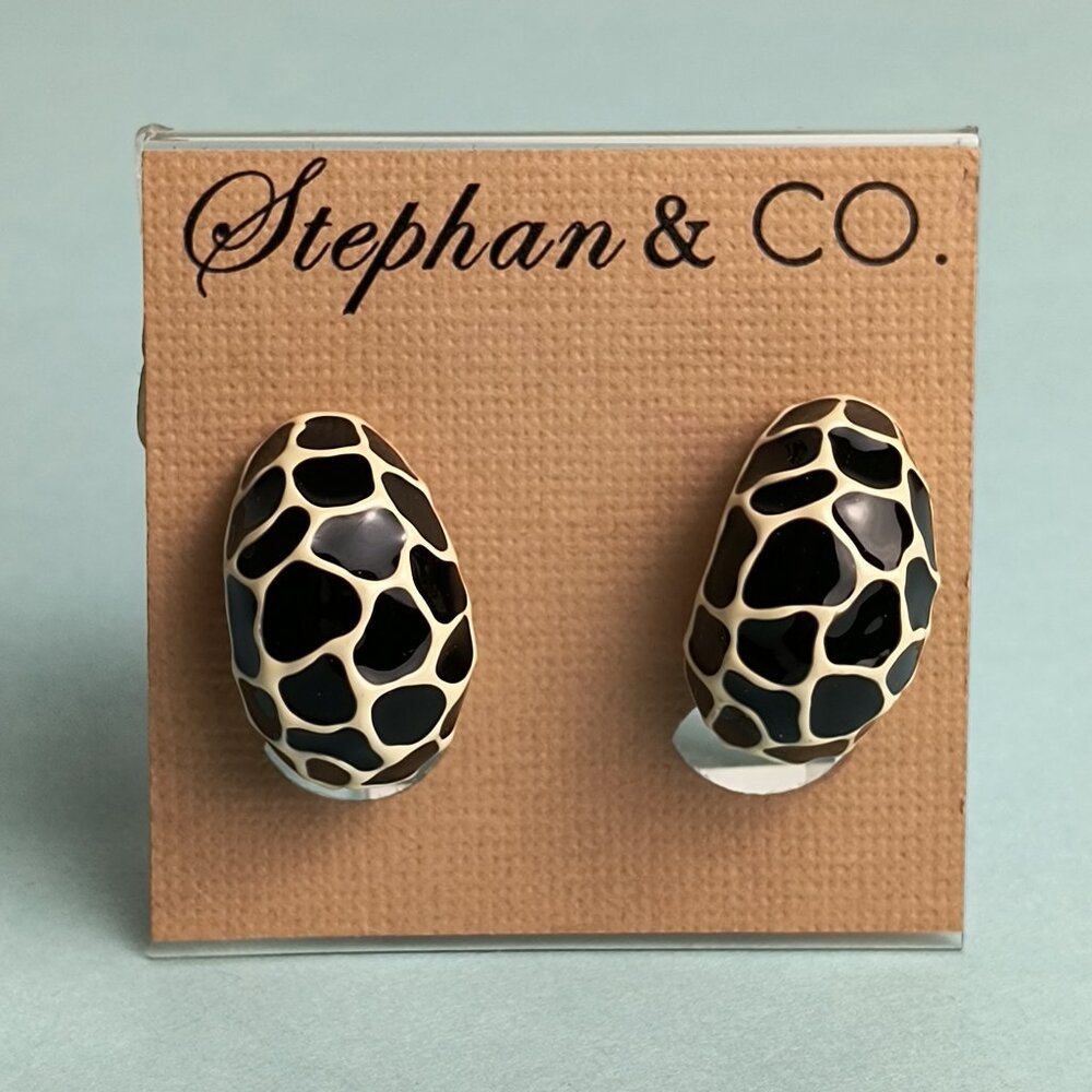 Stephan & Co Y2k Clip On Earrings Half Hoop Enamel Giraffe Pattern Casual